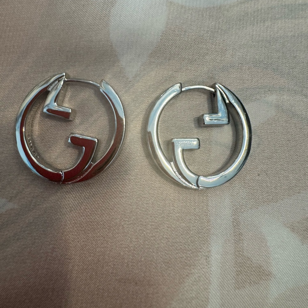 Gucci Silver Marmont Interlock Logo Hoop Earrings - Picture 2 of 4